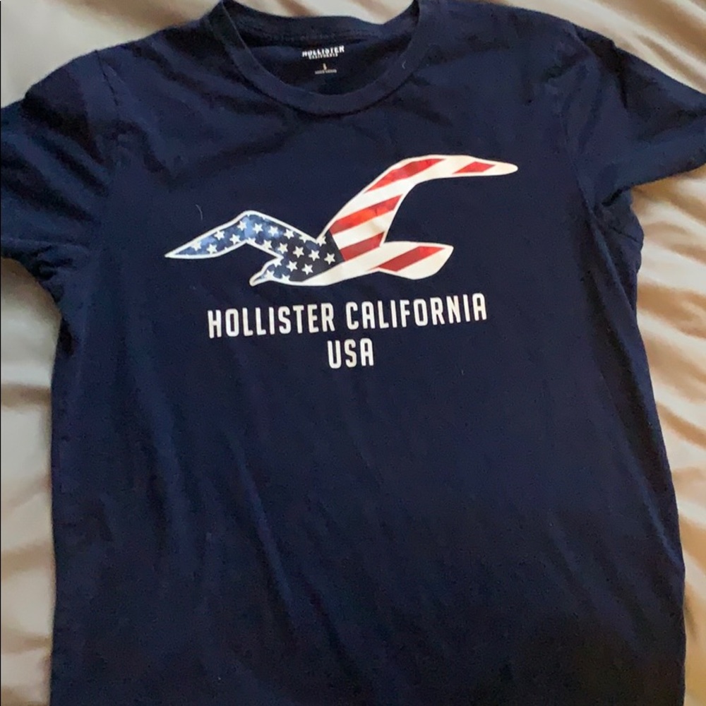Navy Hollister tee